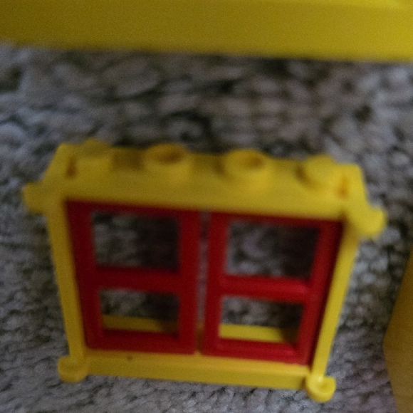 LEGO Vintage Building Block Window and Door Set - Red and Yellow - Picture 5 of 13